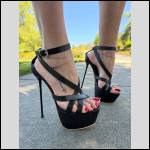 Chaussures a talons/bottes/cuissardes!!!j'adore voir les femmes avec!! - #2001234-1