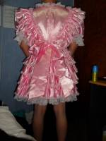 Is lockable and has a nice big bow